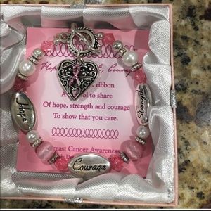 ⬇️Breast cancer awareness bracelet 💗💗💗